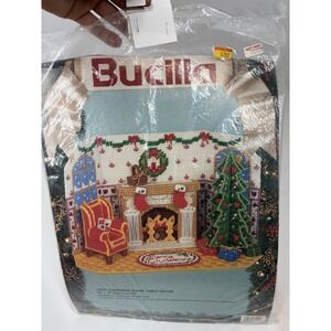 Bucilla Cozy Christmas Scene Table Decor Needlepoint Plastic Canvas Vintage 1991